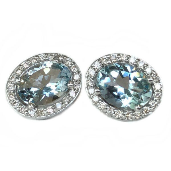 oval aquamarine 2.13 carats earrings with diamond halo