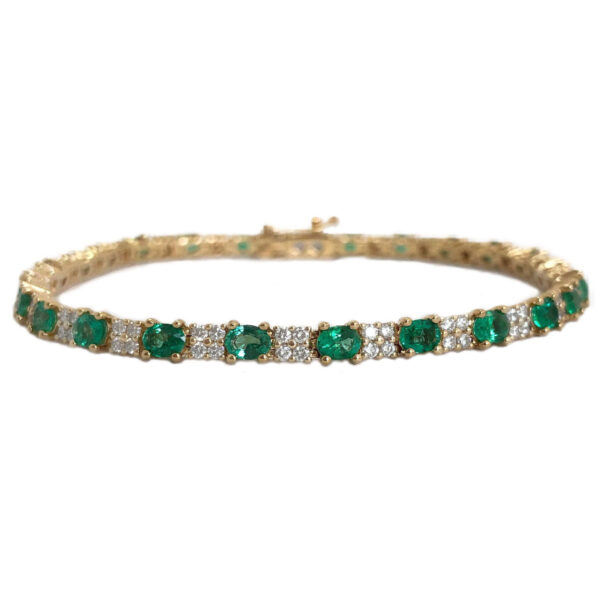 oval emerald 4.37 carats and diamond bracelet