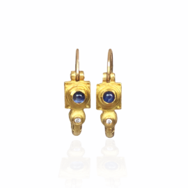 18755 18kt yellow gold cabachon sapphire & dia .01ctw earrings