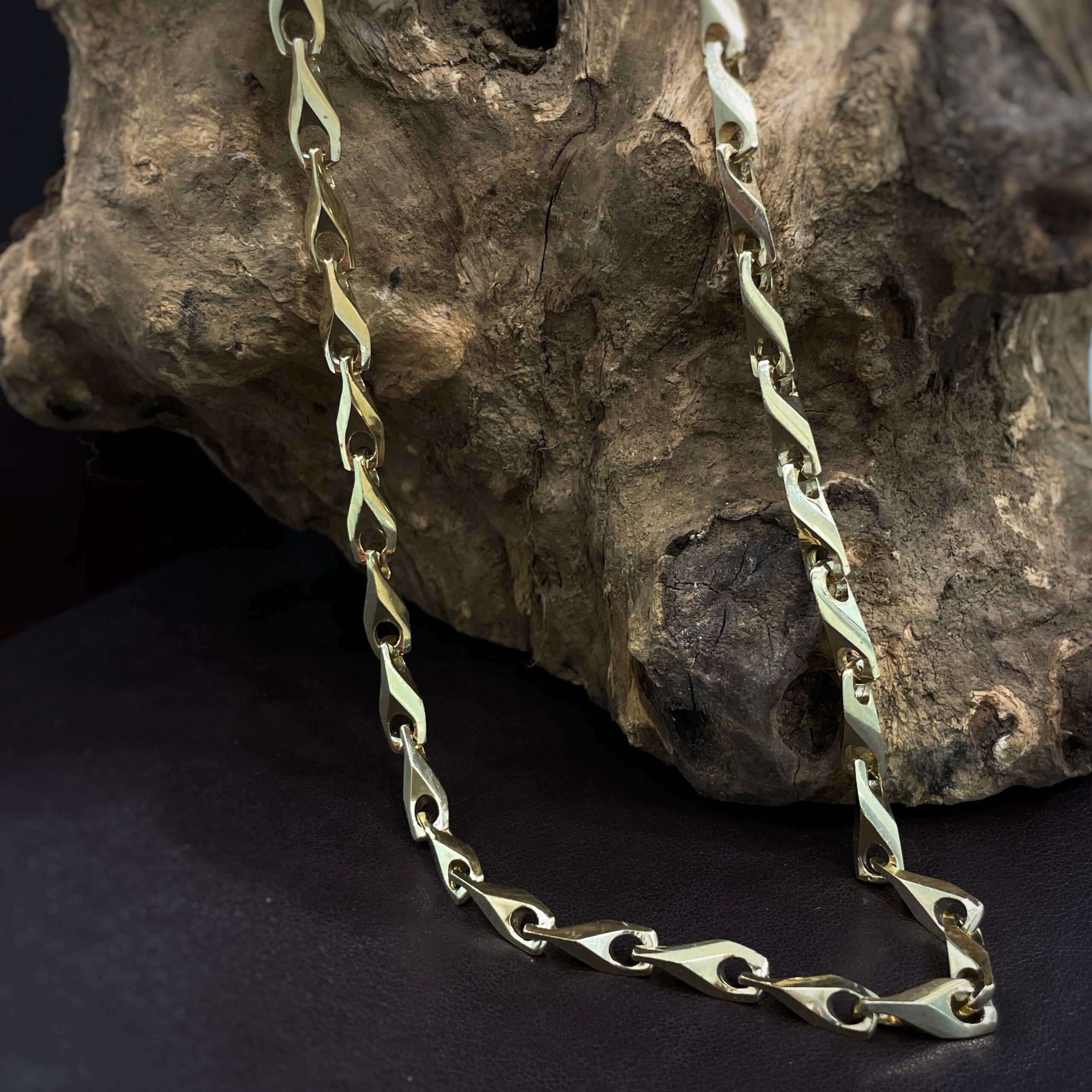 14kt solid fishtail link chain