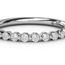 single shared prong diamond band