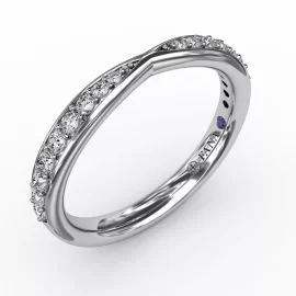 dual tapered diamond band